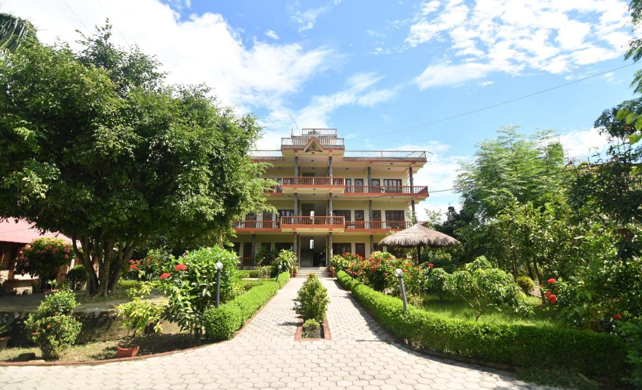 Eden Jungle Resort Sauraha Kültér fotó
